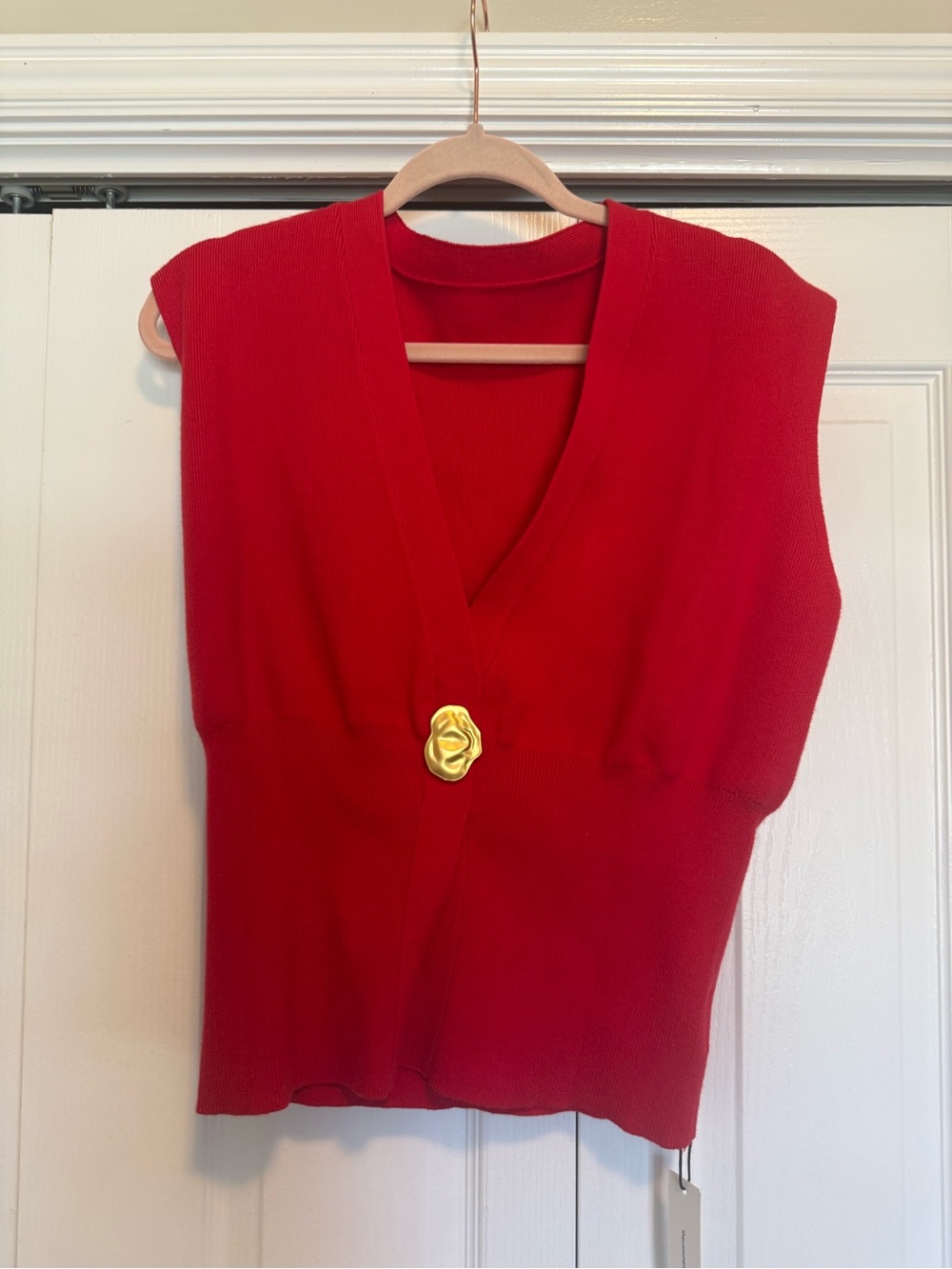 C Red V-Neck Sleeveless Knit Top with Gold Button